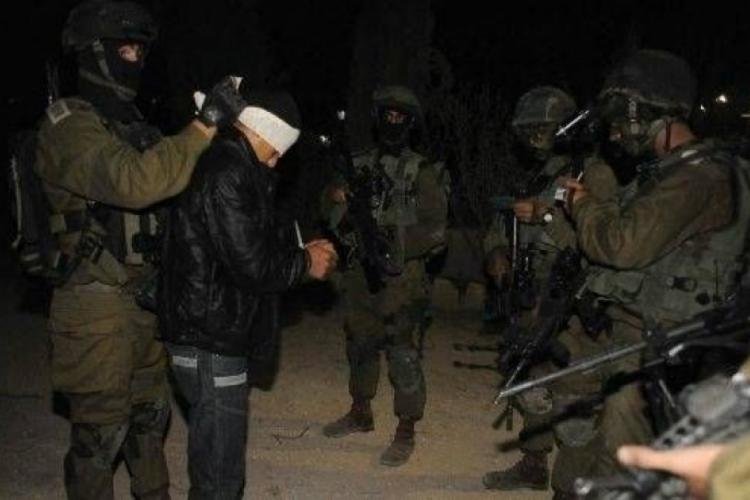 News Israeli occupation forces detain five Palestinians in West Bank